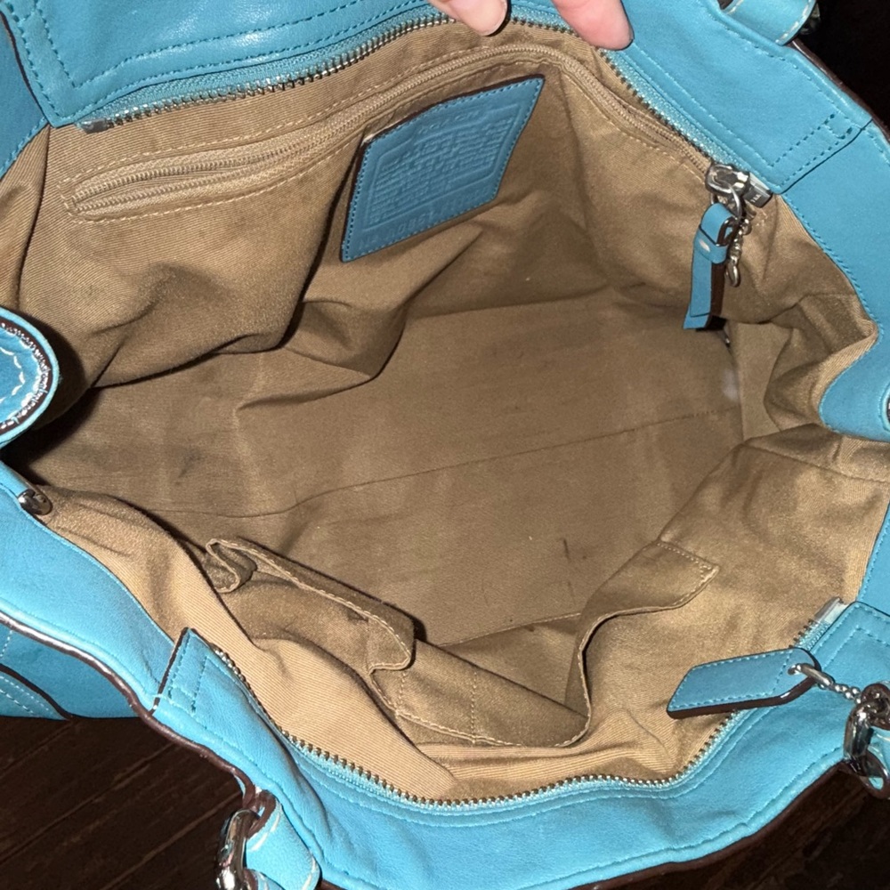 Coach Blue Leather Shoulder Bag with Silver Hardware - Picture 4 of 6